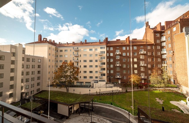 2ndhomes Modern & Cozy 2BR Apt w Balcony