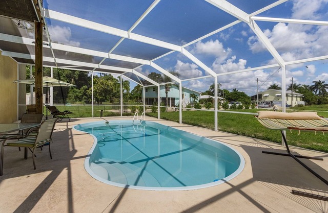 3/3 Amazing Heated Pool Home in St. James City!