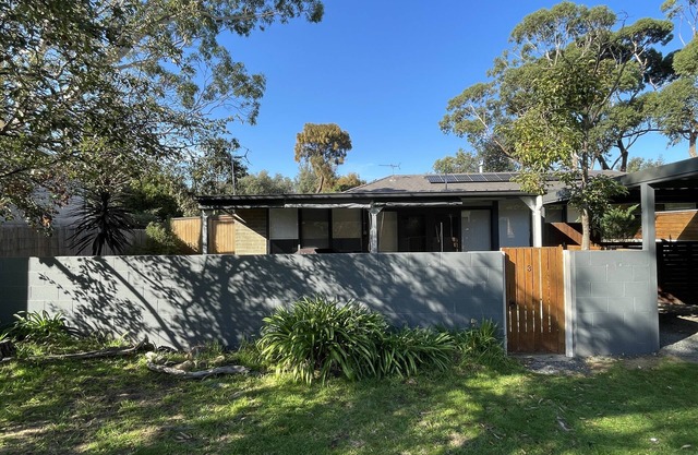 3-61 Honeysuckle Grove, Beach Unit in Silverleaves.