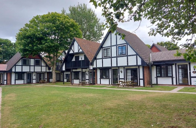 3.9. Tudor Court