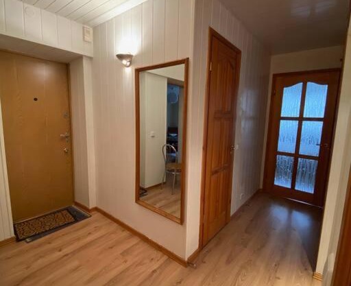 3 Bd Grd Floor Apt sleeps 6, 10 min to Birstonas