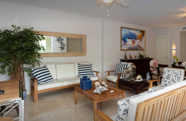 3 Bdr + 3.5 bthr Apt Green view & Beach Club Access