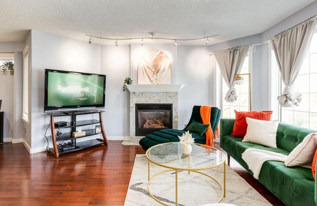 3 BDR in Kensington Sunnyside near DT, Bow River, Peace Bridge