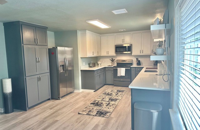 3-bdrm house close to Catfish Bay, Westbay Casino & walking distance to the lake