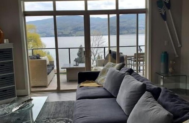 3 Bdrm Wine Country Luxury Waterfront Condo
