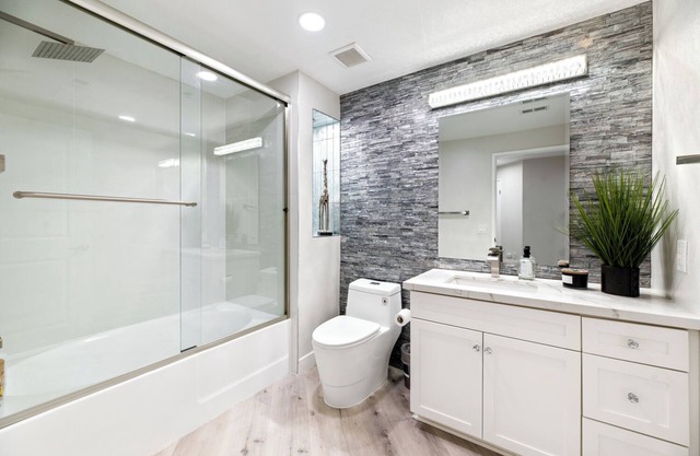 3 Bed, 2 Bath 1340 sq/ft Luxury Condo in Irvine