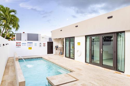 3 Bed 2 Bath Family House w Private Pool Dorado del Mar