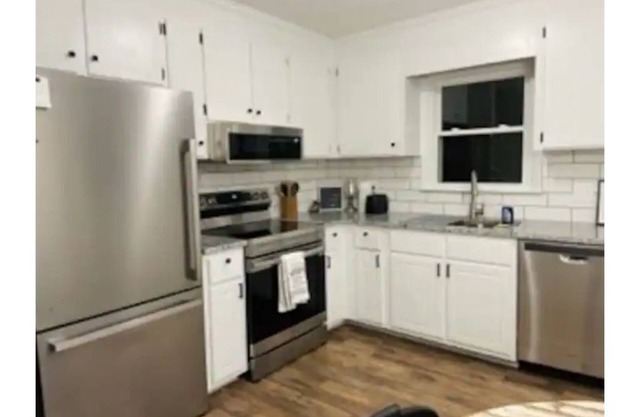 3 bed 2 bath home in downtown Clayton