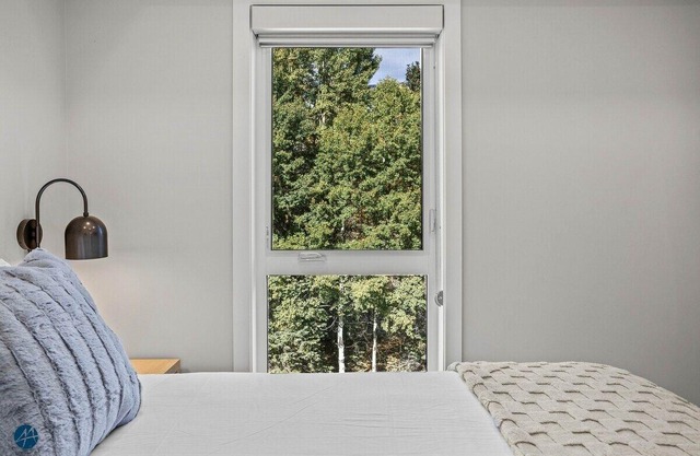 3 Bed/2 Bath Sparrowhawk Lodge-Pool/Creekside View