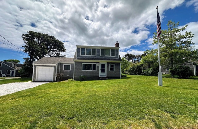 3 bed 3/10 mi to Mill Pond and Nauset Inlet