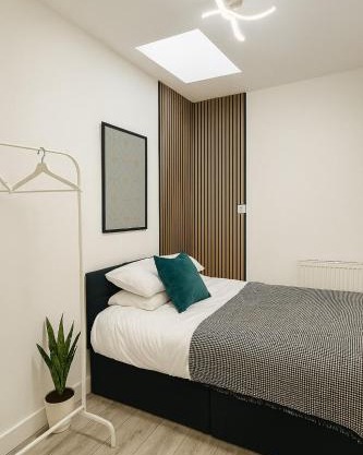 3-bed 3 bath Apartment Free Parking London Zone 2 5-mins London Bridge