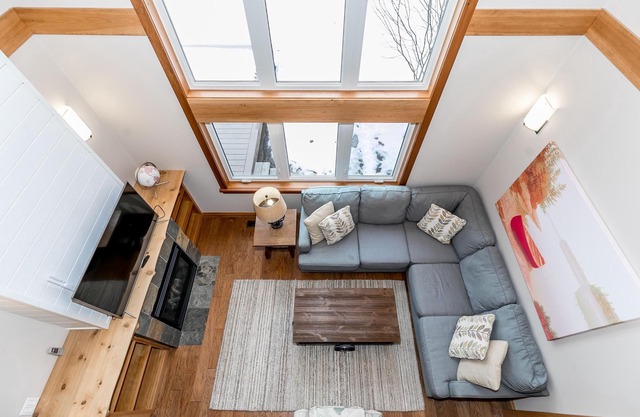3 + bed 3 bath Villa on Lake Muskoka