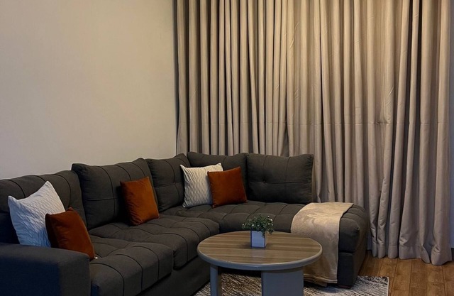 3 bed apt on Kiambu Road near 24 hr Supermrkts, 10 mins from UN & Village Market