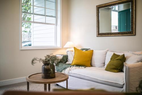 3 Bed Family Retreat Classic Charm With Park Views