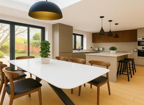 3 Bed Garden Flat in Acton