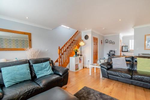 3 Bed in Freshwater East oc-t32686