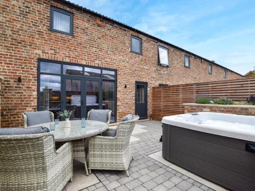 3 Bed in Tollerton 93896