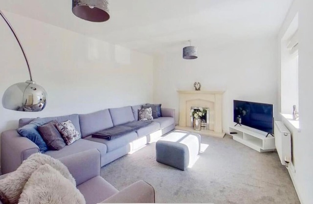 3 bed modern town house