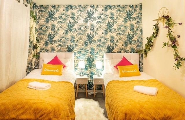 3 Bed - Near Tram stop - NG2