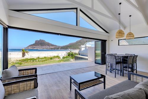 3 Bed On The Beach with Ocean Views from 2 Balconies