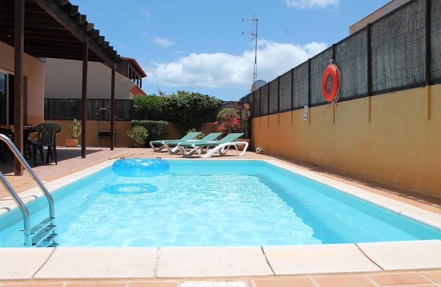 3 Bed Private Villa in Corralejo with Fibre 400mb WiFi and Private Heated Pool