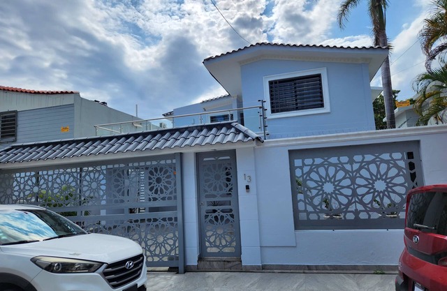 3-bedroom house in welcoming Santo Domingo with AC, WiFi