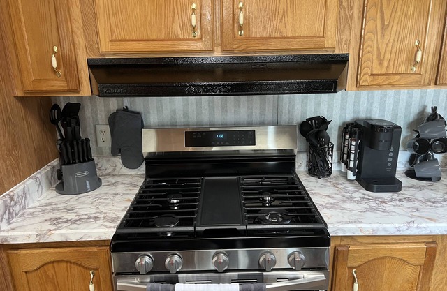 3 bedroom 2 bath 1 car garage home