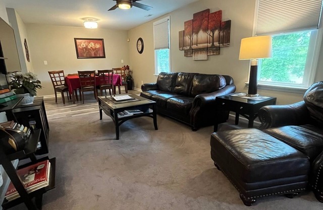 Apartamento de 3 dormitorios y 2 baños cerca de Colonial Williamsburg y Busch Gardens