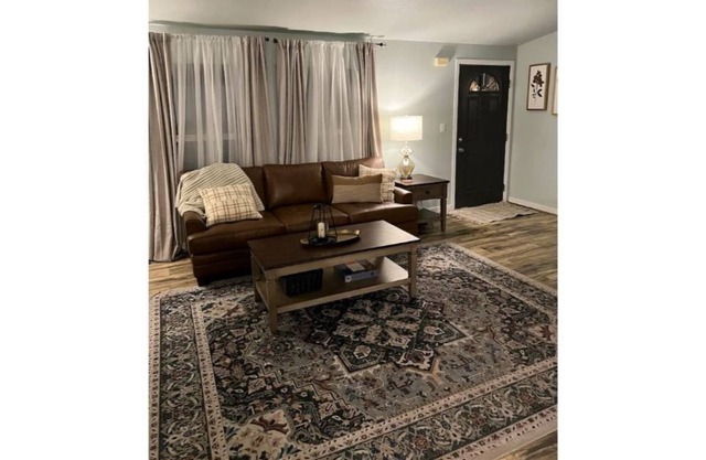 3 bedroom/2 bath home with privacy