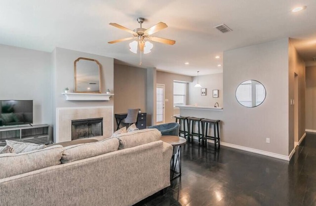 3 Bedroom 2 Bath Professionally Hosted