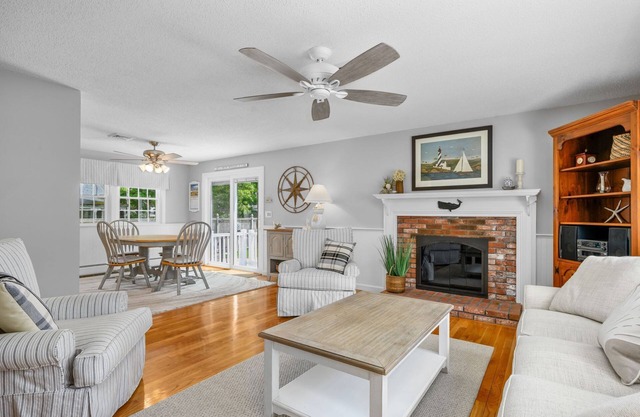 3 bedroom 2 bathroom single level home half mile from beaches