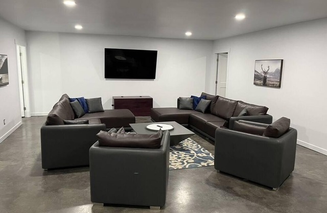 3 bedroom 2 bathroom with separate entrance and gear drying room.