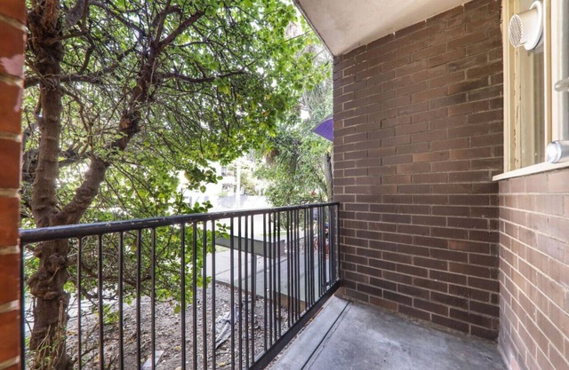 3 Bedroom 60s Retro by Alma Park