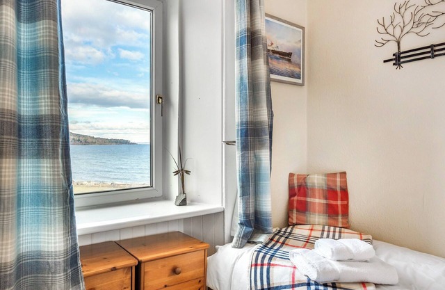 3 bedroom accommodation in Invercloy, Brodick