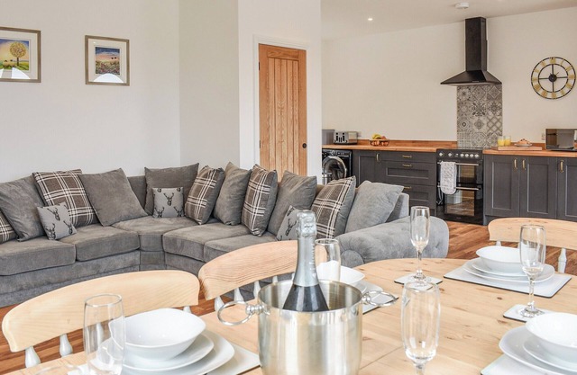 3 bedroom accommodation in Greta Bridge