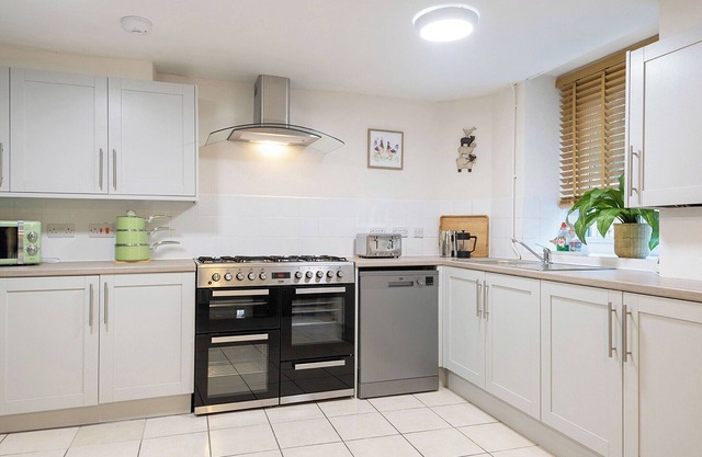 3 bedroom accommodation in Greenfield