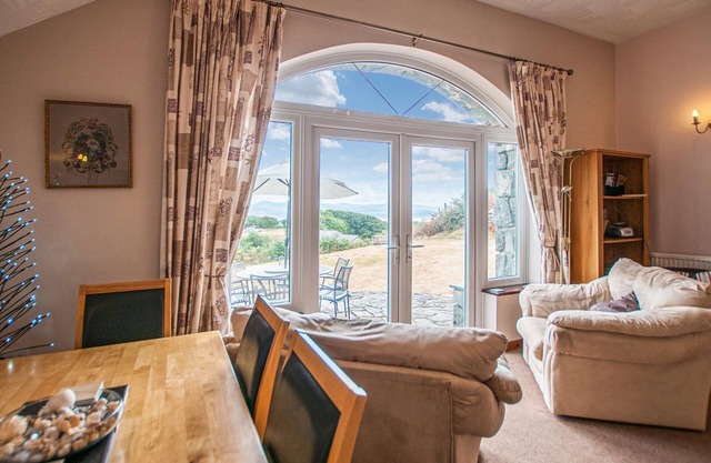 3 bedroom accommodation in Black Rock Sands, near Criccieth