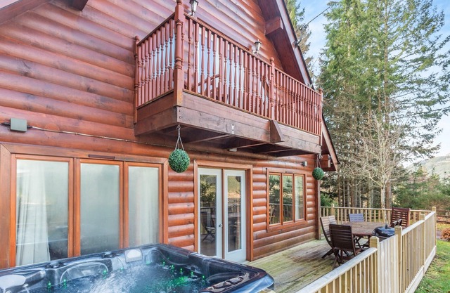 3 bedroom accommodation in Foyers, near Inverness
