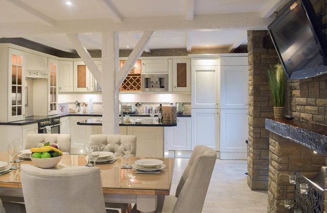 3 bedroom accommodation in Kilbirnie
