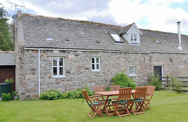 Alojamiento de 3 habitaciones en Nether Bellandy, Glenrinnes, near Keith