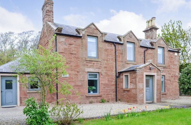 A gorgeous, very comfortable house in a quiet location but within easy reach of Arbroath.
