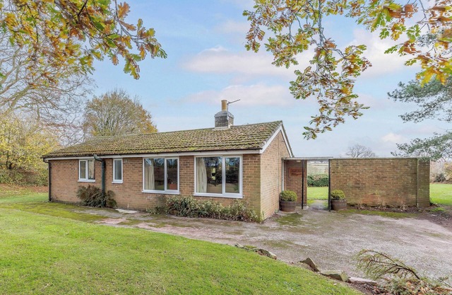Alojamiento de 3 habitaciones en Shirley, Ashbourne
