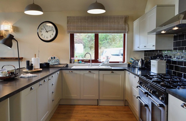 3 bedroom accommodation in Invergowrie, near Dundee
