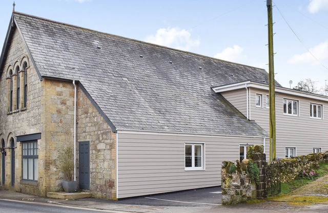 3 bedroom accommodation in Godshill