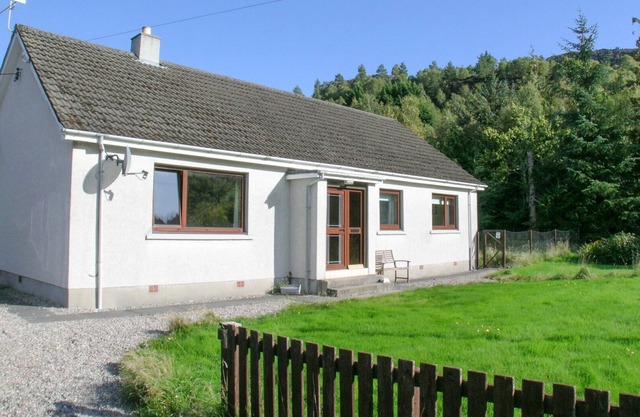 Alojamiento de 3 habitaciones en Inverfarigaig, cerca de Inverness