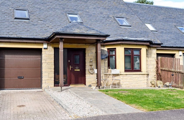 3 bedroom accommodation in Broughty Ferry, Monikie