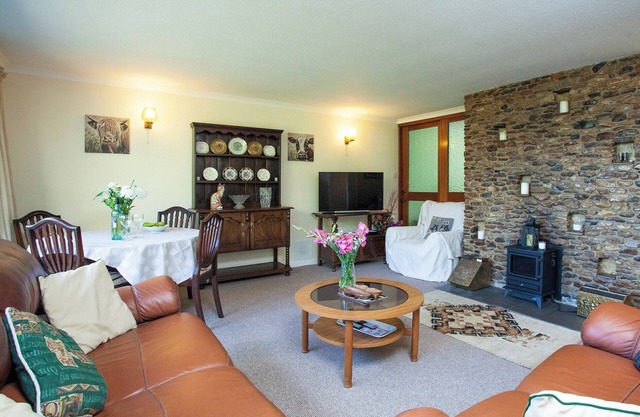 3 bedroom accommodation in Colyton