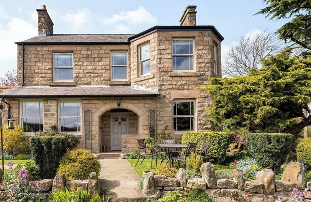 3 bedroom accommodation in Tansley