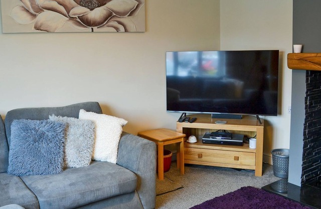 3 bedroom accommodation in Alford
