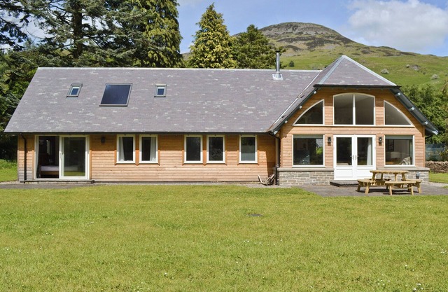Alojamiento de 3 habitaciones en St Fillans, cerca de Crieff